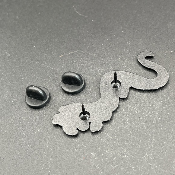 The NeverEnding Story Falcor Dragon Movie Lapel Hat Pin - Picture 3 of 3